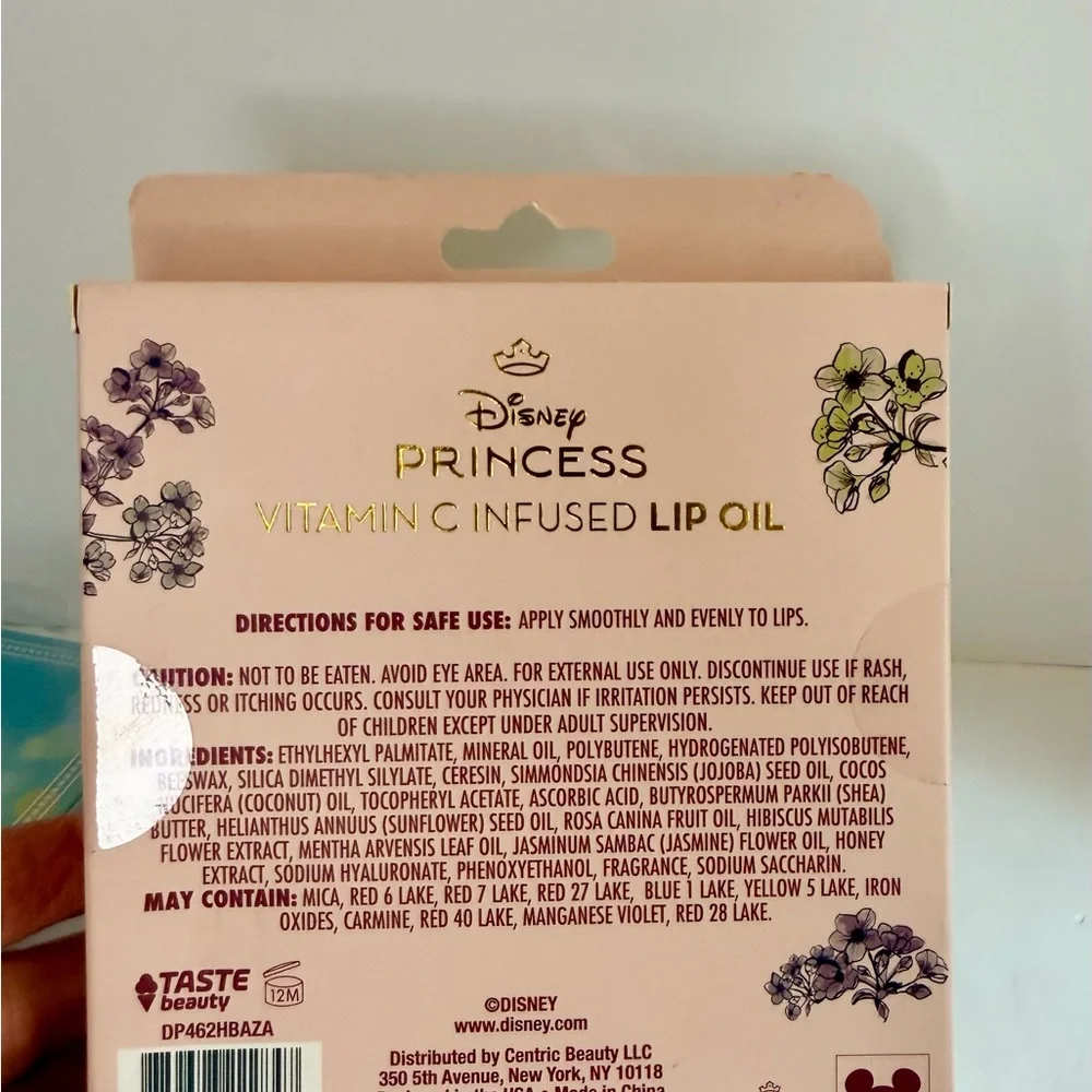 Disney Snow White Beauty Bundle | Eyeshadow Palette + Lip Oil Set